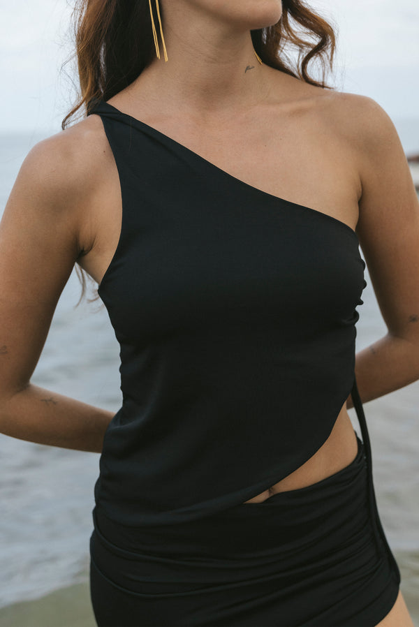 Raíces Black Top